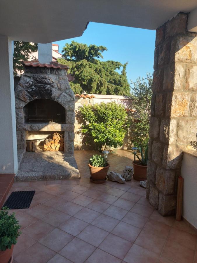 Apartman Grospic 2 Cesarica Esterno foto