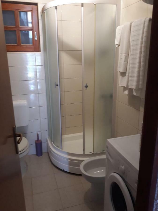 Apartman Grospic 2 Cesarica Esterno foto