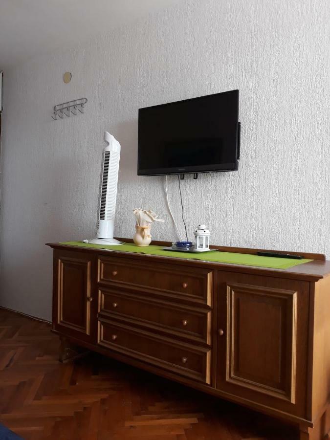 Apartman Grospic 2 Cesarica Esterno foto