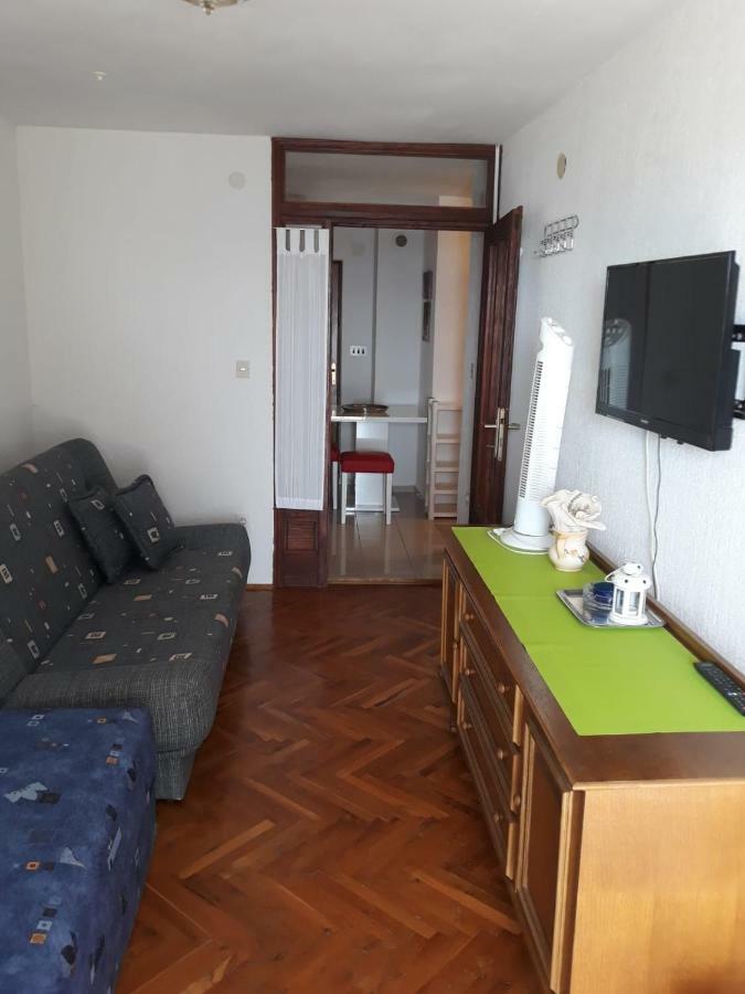 Apartman Grospic 2 Cesarica Esterno foto