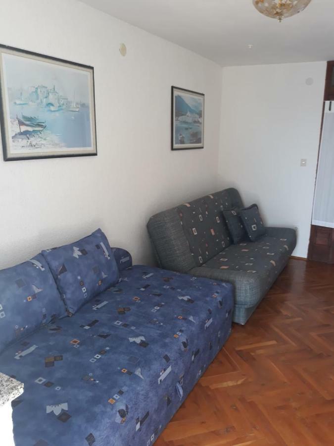 Apartman Grospic 2 Cesarica Esterno foto