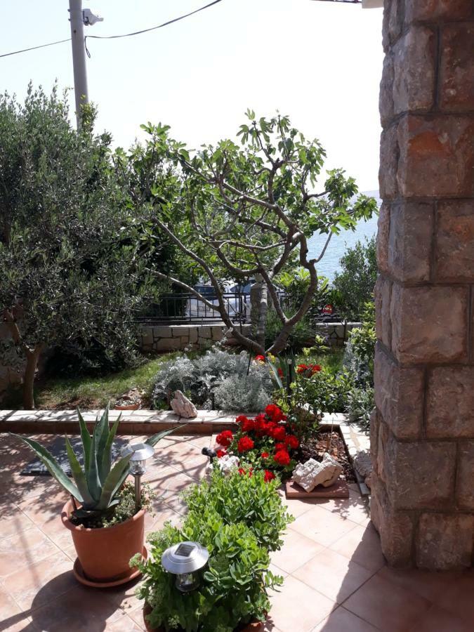 Apartman Grospic 2 Cesarica Esterno foto