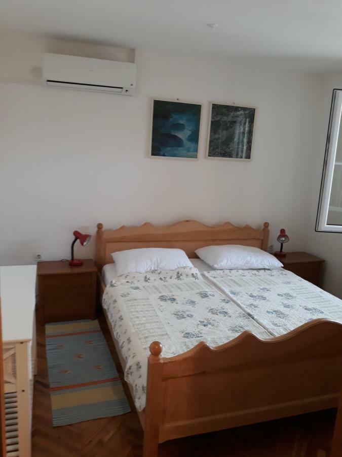 Apartman Grospic 2 Cesarica Esterno foto